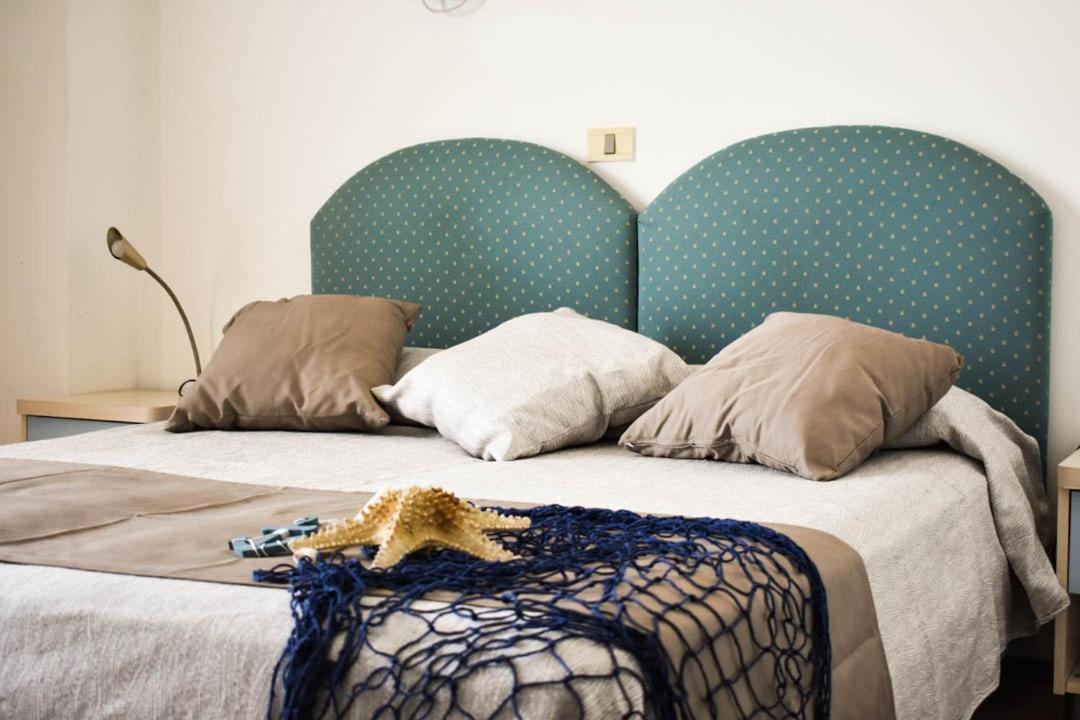 פסארו Hotel Embassy מראה חיצוני תמונה