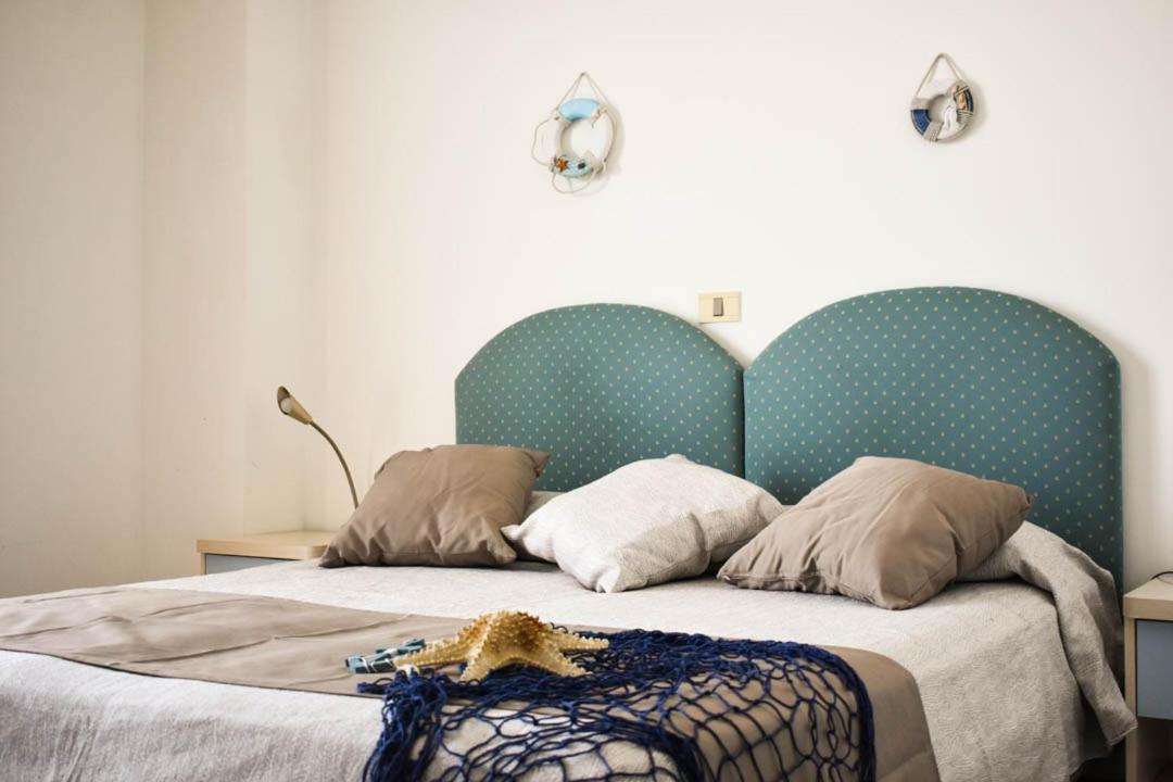 פסארו Hotel Embassy מראה חיצוני תמונה
