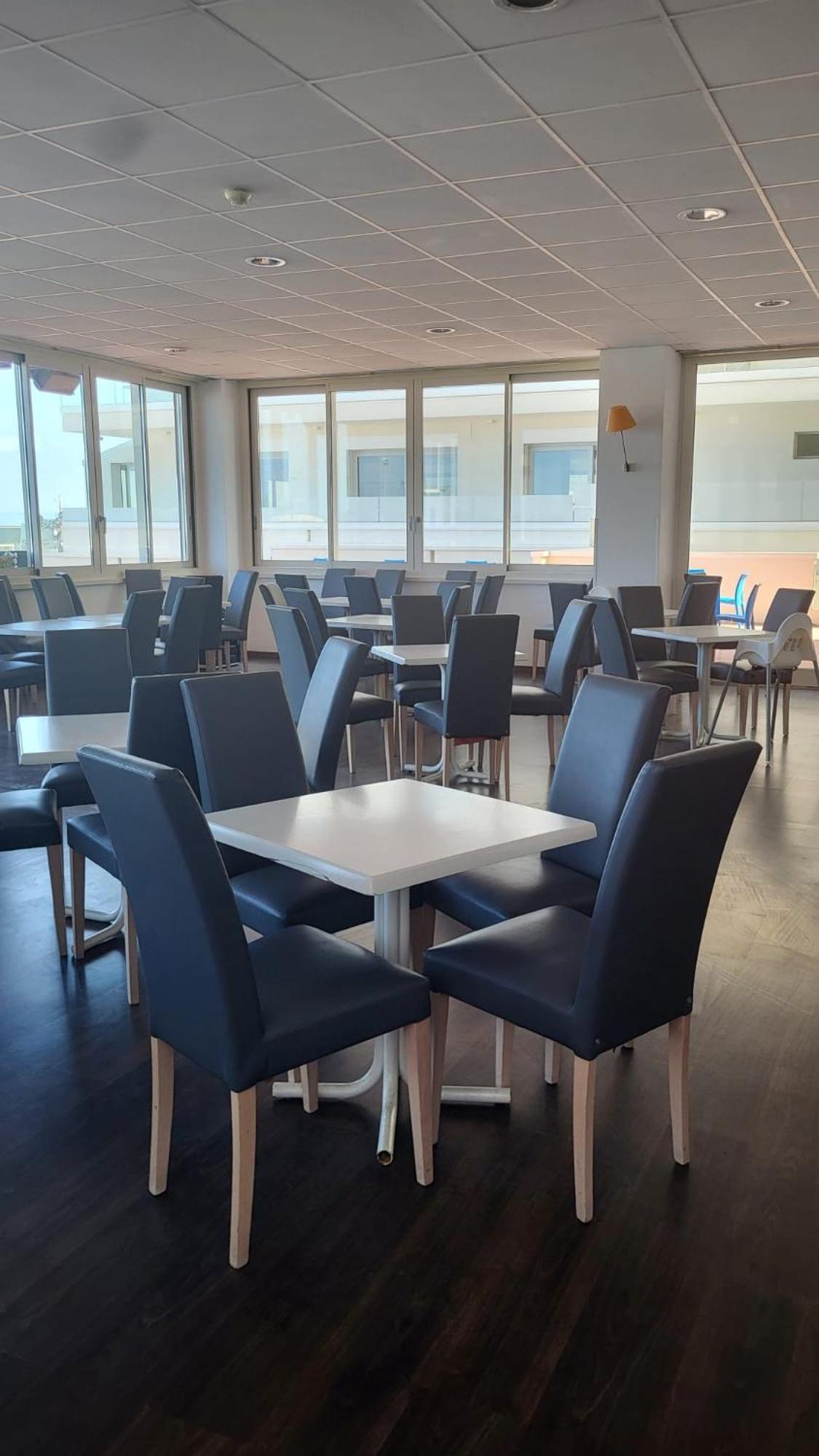 פסארו Hotel Embassy מראה חיצוני תמונה