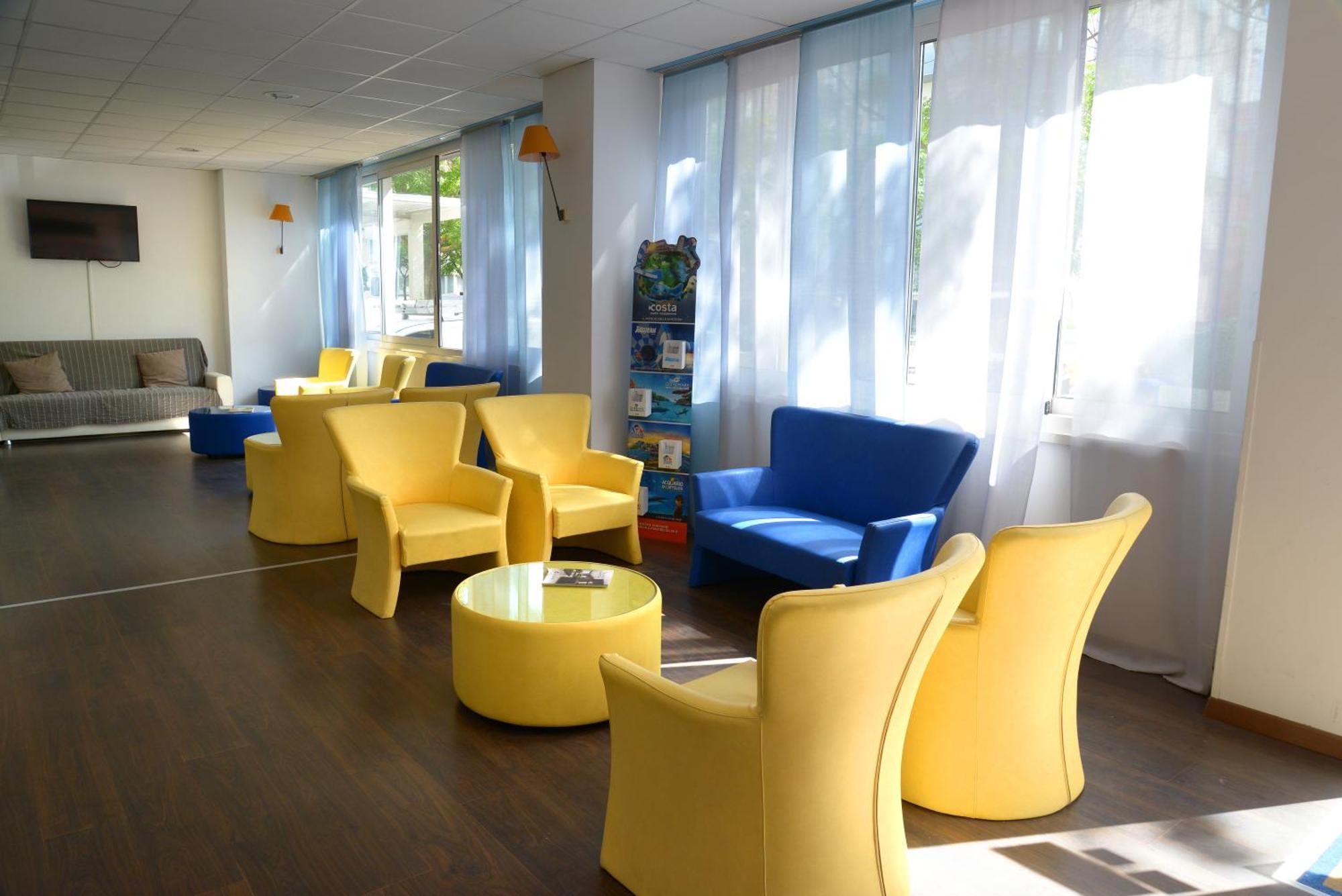 פסארו Hotel Embassy מראה חיצוני תמונה