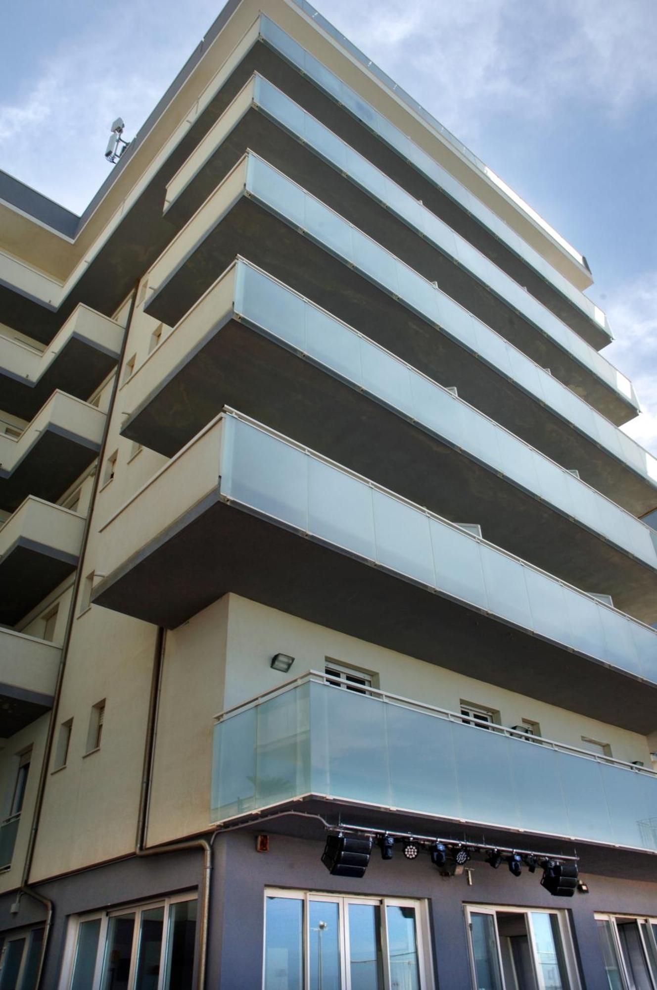 פסארו Hotel Embassy מראה חיצוני תמונה