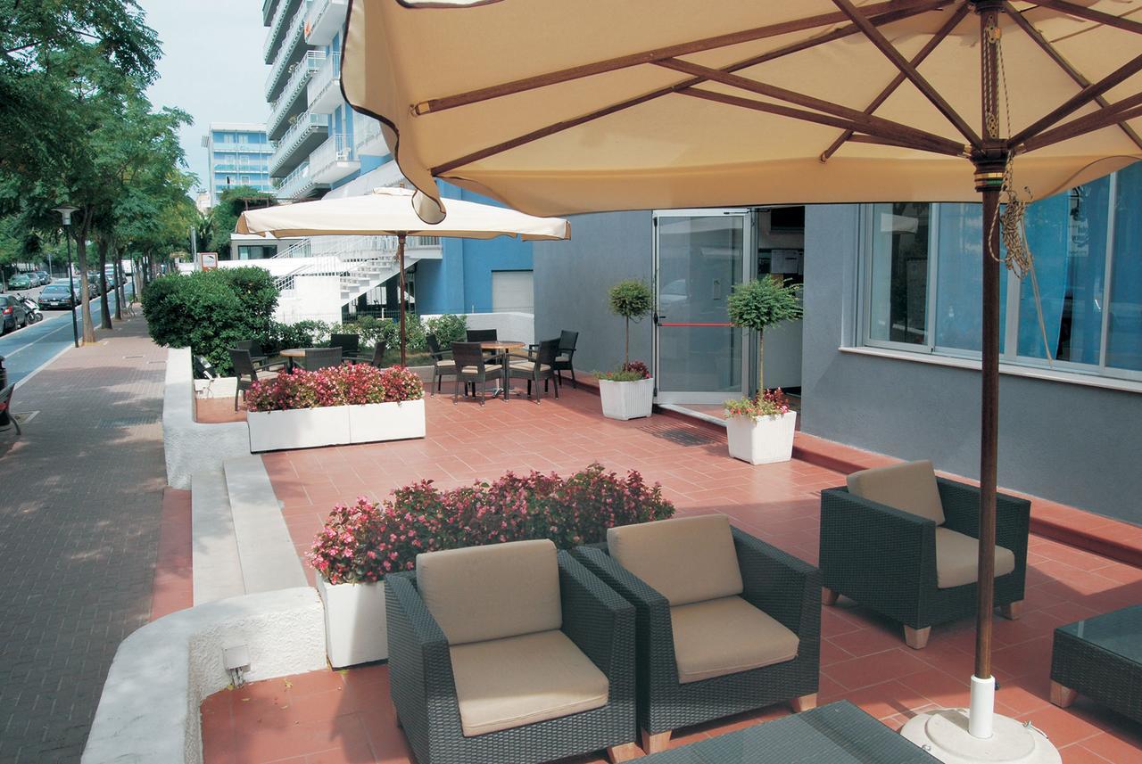 פסארו Hotel Embassy מראה חיצוני תמונה